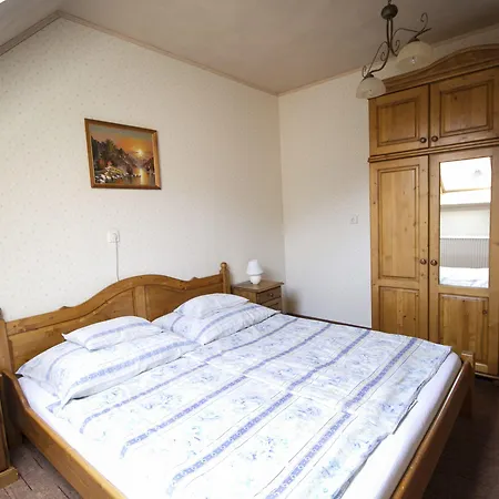 Hotel Aranygombos Fogado 2*