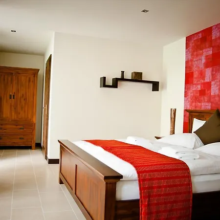 Hotel Aranygombos Fogado 2*