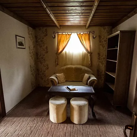Hotel Aranygombos Fogado 2*