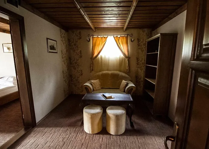 Hotel Aranygombos Fogado 2*
